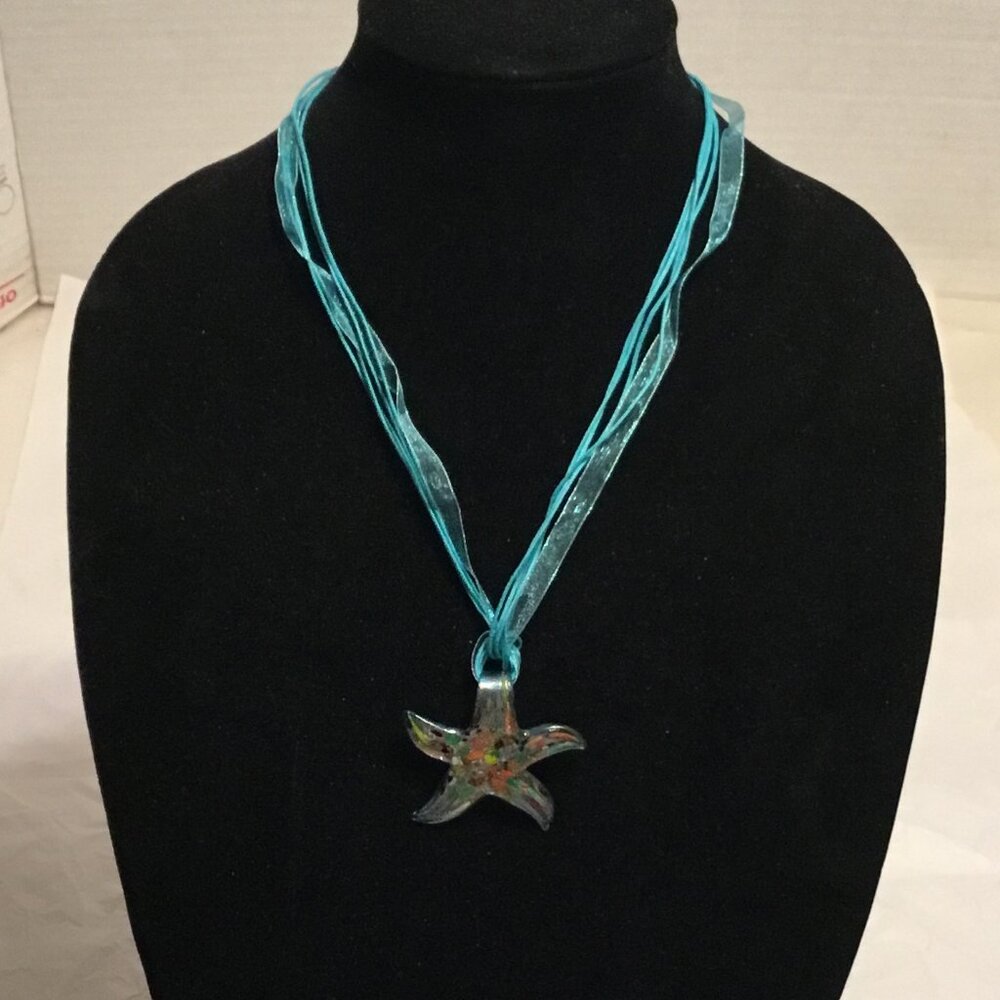 Very lovely and colorful pair of Murano glass Starfish necklaces - Picture 5 of 9
